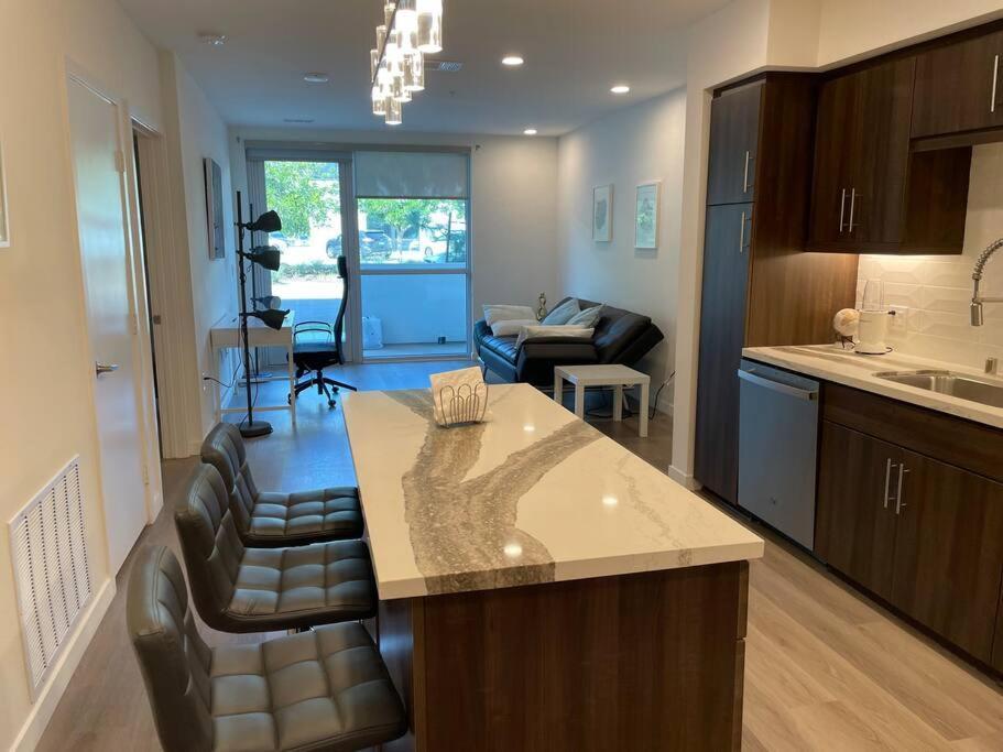 Luxurious Apartment Bardeen New Port Beach 1 Bedroom Irvine Bagian luar foto